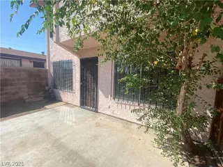 Photo #1: 2336574 Listing