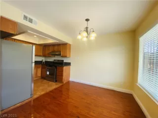 Photo #4: 2336574 Listing