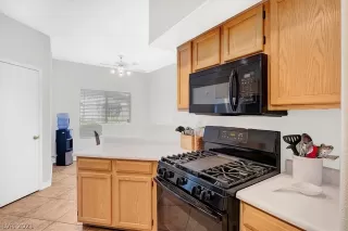 Photo #6: 2336583 Listing