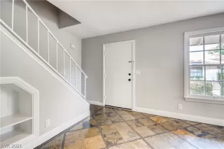 Photo #2: 2336593 Listing 