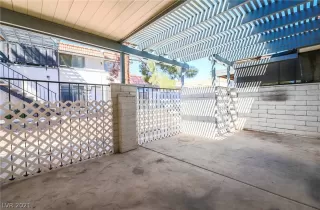 Photo #5: 2336608 Listing