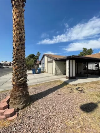 Photo #3: 2336610 Listing 