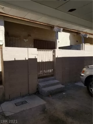 Photo #3: 2336627 Listing