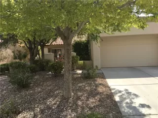 Photo #1: 2336666 Listing 