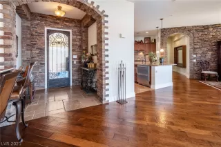 Photo #3: 2336677 Listing