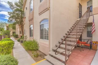 Photo #3: 2336679 Listing