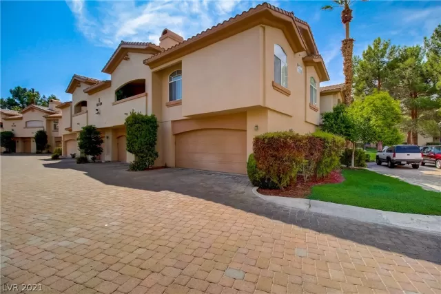 MLS: 2336692 Condo For Sale