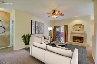 Photo #2: 2336692 Listing