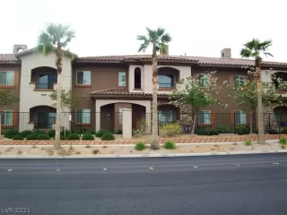 Photo #1: 2336705 Listing 