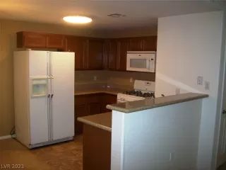 Photo #4: 2336705 Listing 