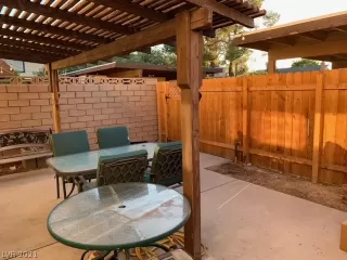 Photo #2: 2336727 Listing