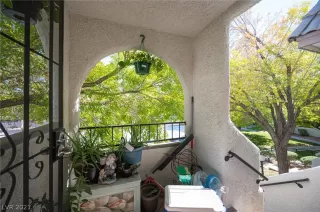 Photo #2: 2336782 Listing 