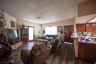 Photo #4: 2336782 Listing 