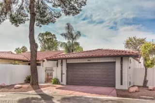 Photo #1: 2336794 Listing