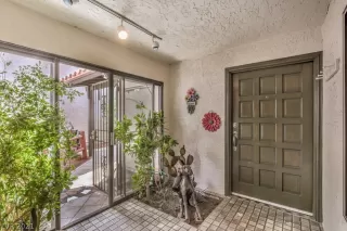 Photo #6: 2336794 Listing