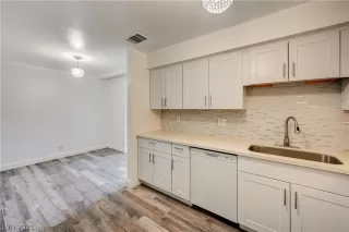 Photo #1: 2336823 Listing