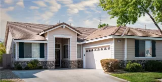 Photo #1: 2336847 Listing 