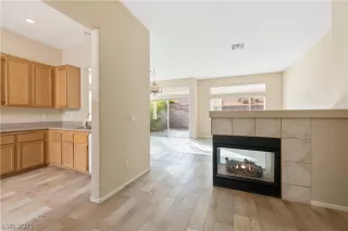 Photo #3: 2336847 Listing 