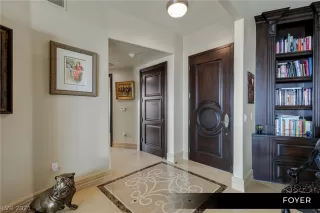 Photo #4: 2336851 Listing