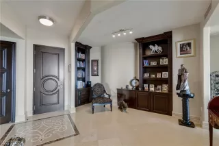 Photo #5: 2336851 Listing