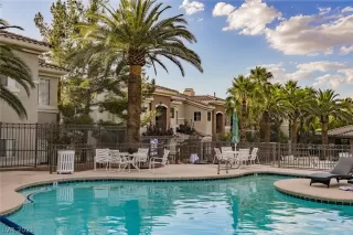 Photo #6: 2336859 Listing 