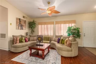 Photo #2: 2336880 Listing 