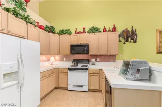 Photo #3: 2336880 Listing 