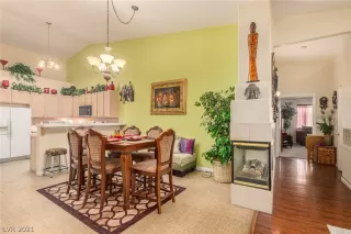 Photo #5: 2336880 Listing 