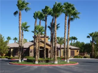 Photo #1: 2336884 Listing