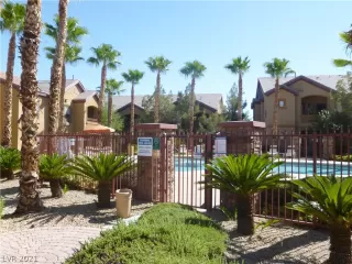 Photo #2: 2336884 Listing