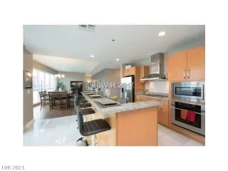 Photo #2: 2336888 Listing