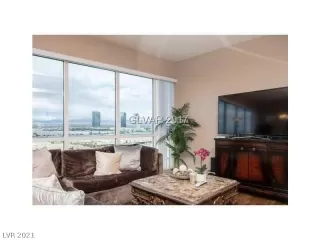 Photo #4: 2336888 Listing