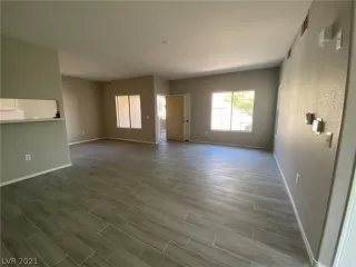 Photo #6: 2336896 Listing 