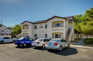 Photo #2: 2336905 Listing