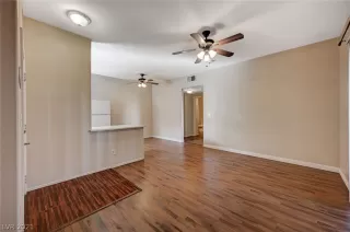 Photo #4: 2336905 Listing