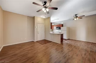 Photo #5: 2336905 Listing