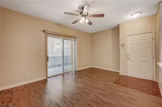 Photo #6: 2336905 Listing