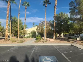 Photo #4: 2336913 Listing