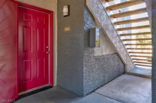 Photo #2: 2336917 Listing 