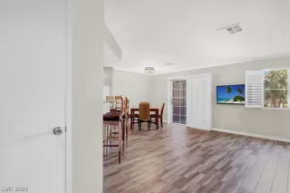 Photo #3: 2336917 Listing 