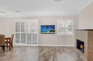 Photo #5: 2336917 Listing 