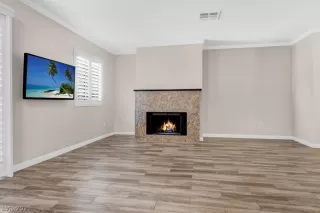 Photo #6: 2336917 Listing 