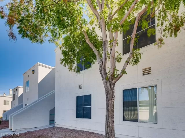 MLS: 2336926 Condo For Sale