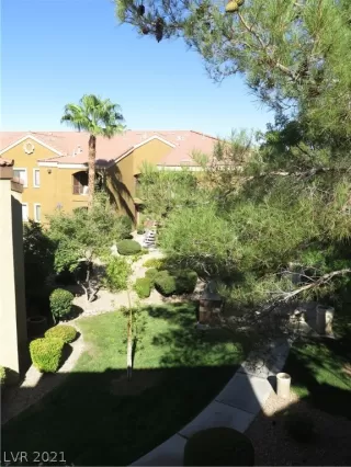 Photo #4: 2336929 Listing