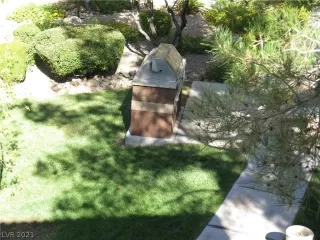 Photo #5: 2336929 Listing