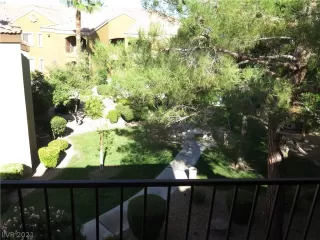 Photo #6: 2336929 Listing