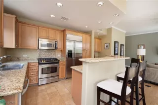 Photo #1: 2336936 Listing 