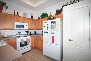 Photo #1: 2336942 Listing