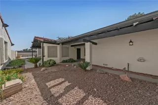 Photo #1: 2336943 Listing