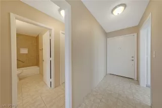 Photo #2: 2336943 Listing